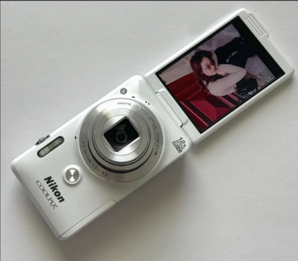 Pre-Owend Digital Camera Bundle RARE Glossy White – Refreshed Edition