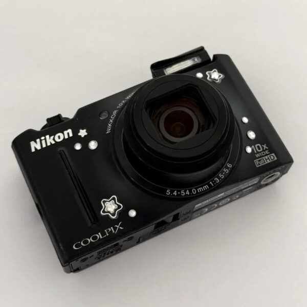 Pre-Owend Digital Camera Bundle rare – Refreshed Edition