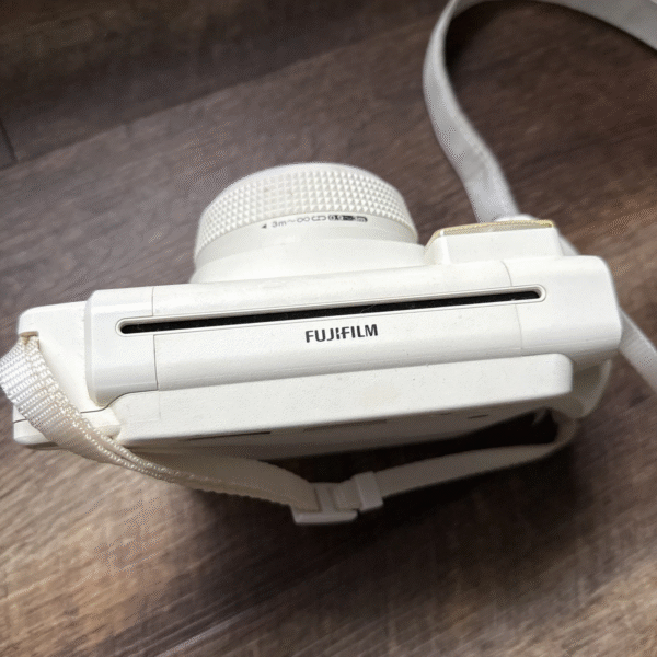 Used Instant Film Camera – Wide 300 White with 95mm Lens & Flash - Image 4