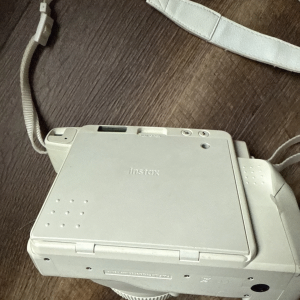 Used Instant Film Camera – Wide 300 White with 95mm Lens & Flash - Image 6