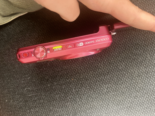 Used Rare Pink 16MP Compact Digital Camera – Flip Screen & Zoom - Image 4